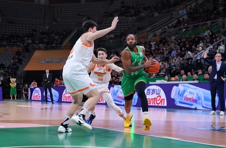 广发APP下载-乌戈一个ATO尽显实力，小龙1.9秒神兵天降，继伟6分3助主宰加时